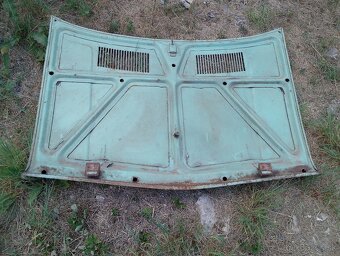 Predám prednú a zadnú kapotu Fiat 128A - 4