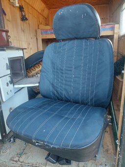 Sedacky skoda 105s - 4