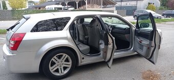 Predám Chrysler 300C - 4