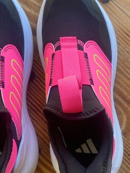 Adidas ružovočierne topanky - 4