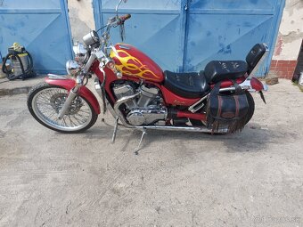 Suzuki intruder VS800 classic - 4