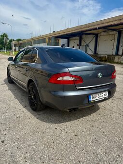 Predam Skoda Superb 2.0tdi DSG - 4