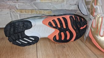 Adidas 44 - 4