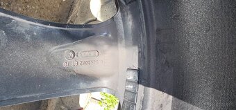 Elektróny Shark 235/45 R20 - 4