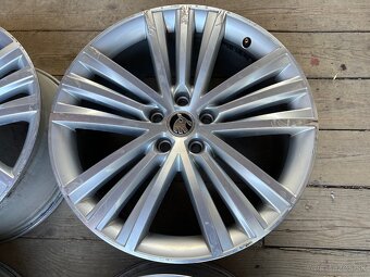 Originál ALU Škoda 8x19, 5x112 ET 44. - 4