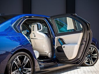 BMW i7 xDrive60 M Sport Limousine - 4