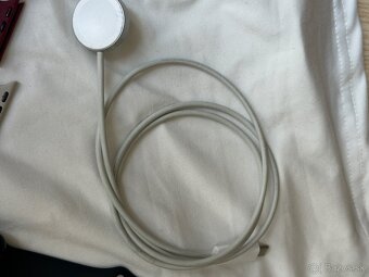 Apple Watch Series 7, 41 mm, GPS + Cellular, model MKHQ3FD/A - 4