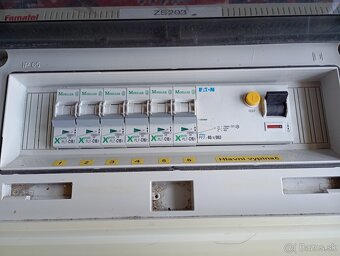 Zásuvková skriňa, Prenosný elektrický rozvádzač Famatel - 4