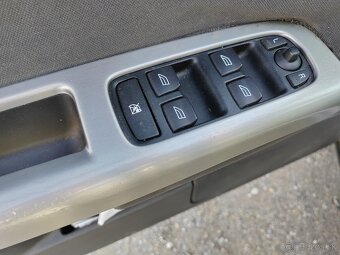 Volvo V50 2.0 100kw M6 - Možné splátky od 19.90 € - 4