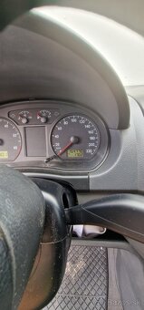 Predám volkswagen Polo - 4