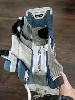 Predám brankárske betóny VAUGHN V9 - 4