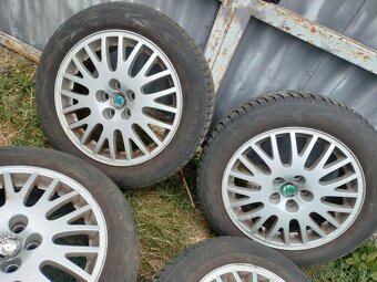 ❄️4ks alu disky orig. Škoda 5x100 r16 pneu 5mm 205/55 r16 - 4