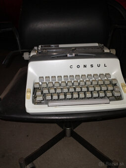 Písací kufríkový stroj Consul - 4