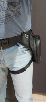 Moto kapsa na stehno - 4