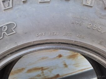Goodyear wrangler 255/70R18 - 4