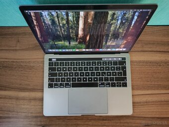 Apple MacBook Pro 2018 – i5 / 8GB / 256GB - 4