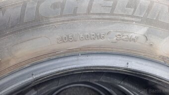 205/60r1692H Michelin - - 4