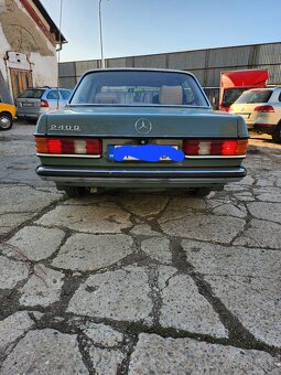 Mercedes w123 piano 240d - 4