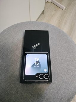 Samsung Galaxy z Flip 6 - 4