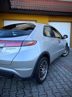 HONDA CIVIC 1.4i Comfort - 4