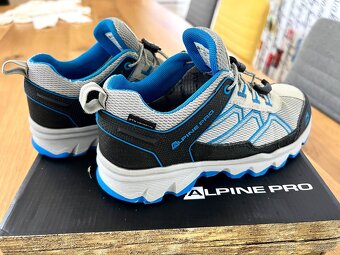 Detské turistické topánky Alpine Pro v. 33 s membránou. - 4