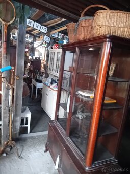 Vitrína - 4