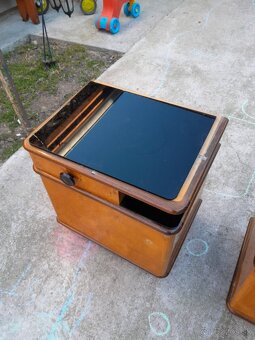 Predám nočné stolíky Halabala - 4