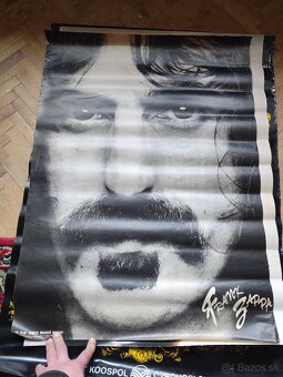 Kreslá, plagáty - 4