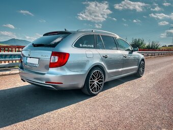 Škoda Superb Combi 2012, 2.0, 4x4, 103kW, DSG, audio tuning - 4