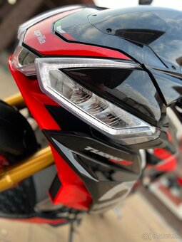 Aprilia Tuono V4 FACTORY - 4