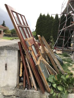 Ponúkam staré okná a dvere za odvoz – Sučany - 4