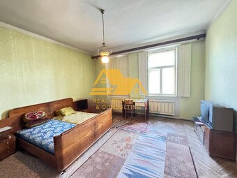 Prenajmem dom s 8 árovým pozemkom na Nitrianskej ulici v Nov - 4