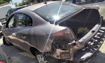 Renault Fluence 1.5 dCi 2012 predám DVERE, KAPOTA, MOTOR - 4
