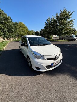 TOYOTA YARIS, rok 10/2012 - 4