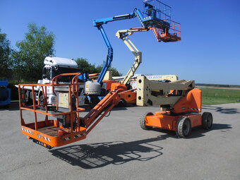 Kĺbová pracovná plošina JLG E450AJ - 4