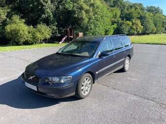 VOLVO V70 2,5 T 4x4 - 4