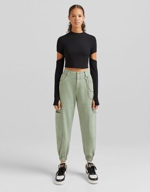 Vojenské nohavice s retiazkou Bershka 36 nové - 4