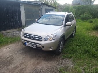 Preeam Toyotu Rav4 , 2.2 diesel, r.v 2008,naj 176 tisic km - 4