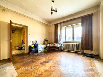 Na predaj priestranný 3-izbový tehlový rodinný dom v centre - 4