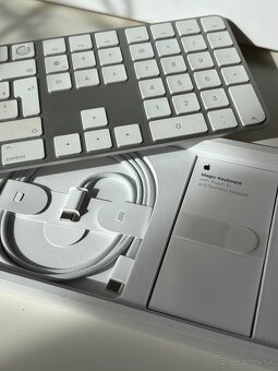 Apple Magic Keyboard 2024 with Touch ID and Numeric Keypad - 4