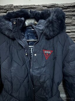 Tmavo modrá bunda Guess - 4