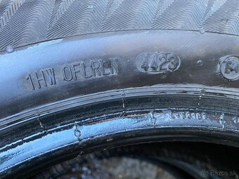 Predám pneumatiky zimne 2ks Matador 205/55 R16 - 4