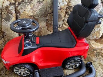 Detské odrážadlo s volantom a vodiacou tyčou Volvo - 4