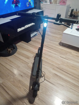 Elektrická kolobežka Ninebot Kickscooter F2 E - 4