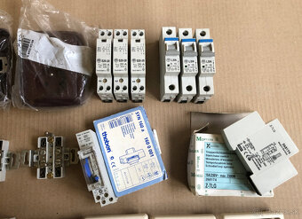 Elektroinštalačný materiál - Nepouzity - 4