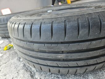 Kolesa dunlop 215/60 R16 95V - 4