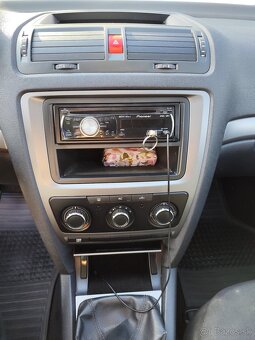 Skoda Octavia 1.6mpi 2011 - 4