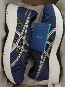 Botasky Asics AmpliFoam - 4