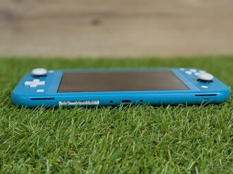 Nintendo Switch lite modré, púzdro a hra FIFA 18 - 4