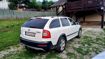 Škoda Octavia Scout - 4